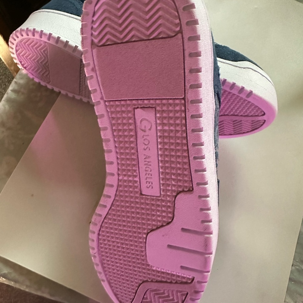 Women Guess sneakers awesome style NWT - Picture 7 of 8